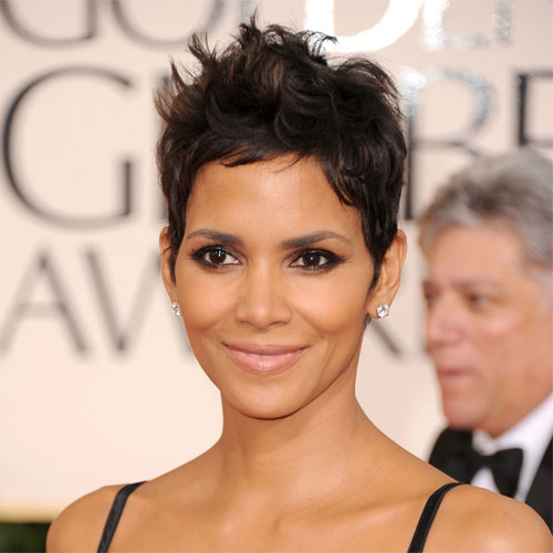 Halle Berry at Golden Globes 2011