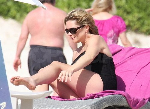 Jane Krakowski Preps to Rock the Golden Globes With a Baby Bump Jane Krakowski Preps to Rock the Golden Globes With a Baby Bump