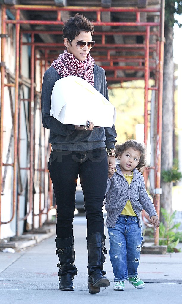 Halle Berry Picks Up Treats, Nominations, and an Endorsement From Aretha Franklin Halle Berry Picks Up Treats, Nominations, and an Endorsement From Aretha Franklin