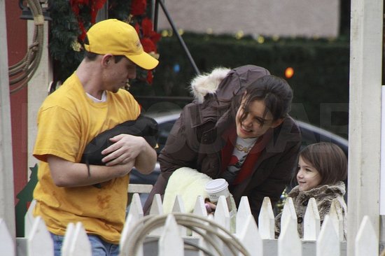 Pictures of Katie Holmes and Suri Cruise on the Set of Jack and Jill Pictures of Katie Holmes and Suri Cruise on the Set of Jack and Jill