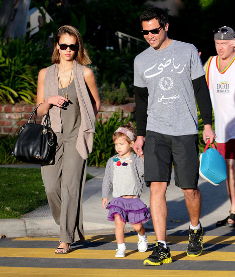 Pictures of Jessica Alba, Cash Warren, and Honor Warren Grocery Shopping in LA Pictures of Jessica Alba, Cash Warren, and Honor Warren Grocery Shopping in LA