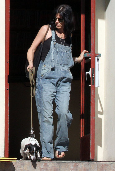 Pictures of Pregnant Selma Blair With Her Dog in LA Pictures of Pregnant Selma Blair With Her Dog in LA