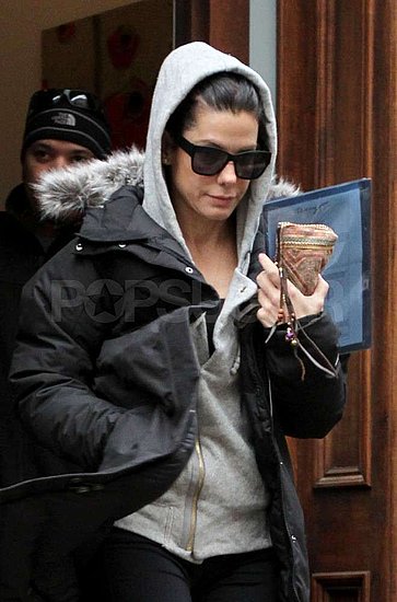 Pictures of Sandra Bullock Leaving Her NYC Apartment in Athletic Gear Pictures of Sandra Bullock Leaving Her NYC Apartment in Athletic Gear