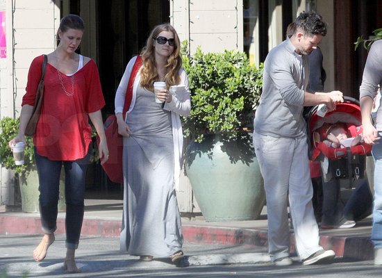 Amy Adams Makes a Coffee Pit Stop With Darren and Baby Aviana Amy Adams Makes a Coffee Pit Stop With Darren and Baby Aviana