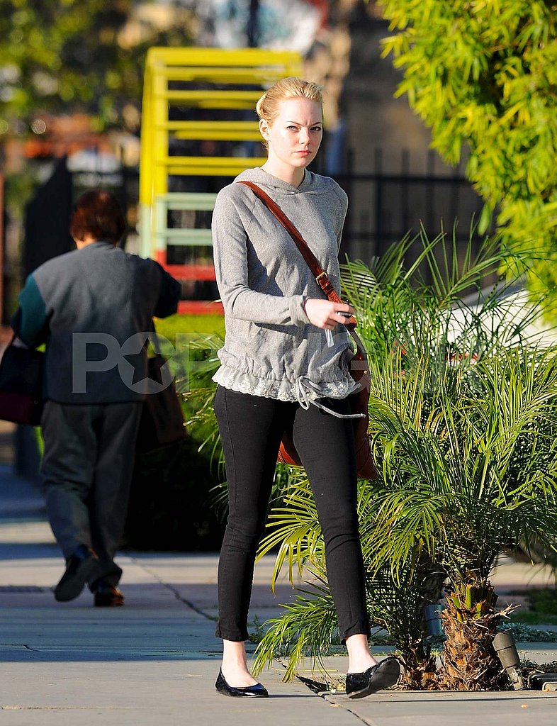 Emma Stone Sticks With Blond During a Trip to the Salon Emma Stone Sticks With Blond During a Trip to the Salon