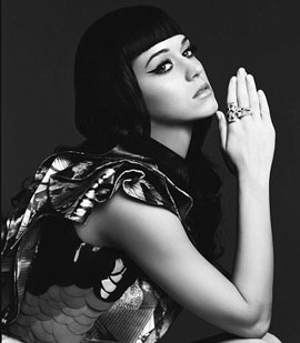 Katy Perry Debuts Her "E.T." Cover Art — Love It or Leave It? 2011-01-27 12:14:26