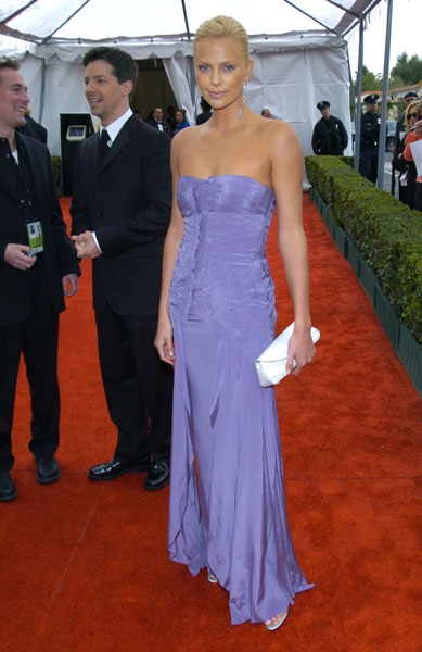 Charlize Theron at the 2004 SAG Awards Charlize Theron at the 2004 SAG Awards