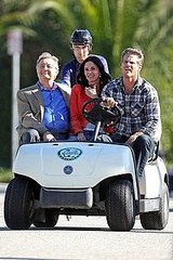 Pictures of Courteney Cox and the Cougar Town Cast Shooting a Funny Scene in LA Pictures of Courteney Cox and the Cougar Town Cast Shooting a Funny Scene in LA