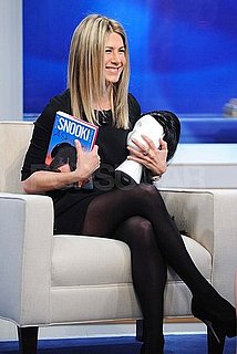 Pictures of Jennifer Aniston on The Early Show Talking About Just Go With It