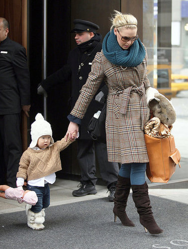 Pictures of Katherine Heigl and Naleigh Kelley Leaving Their NYC Hotel