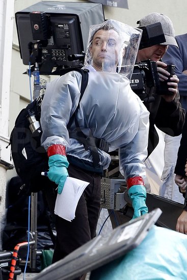 Jude Law Wears a Crazy Costume For Contagion Jude Law Wears a Crazy Costume For Contagion