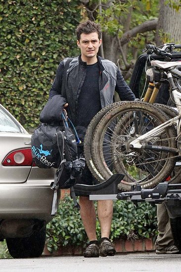 Pictures of Orlando Bloom Riding His Bike in LA