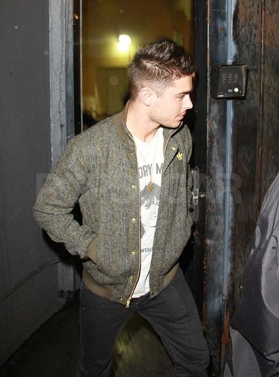 Zac Efron Returns to LA and Rocks Out at a Musical Zac Efron Returns to LA and Rocks Out at a Musical