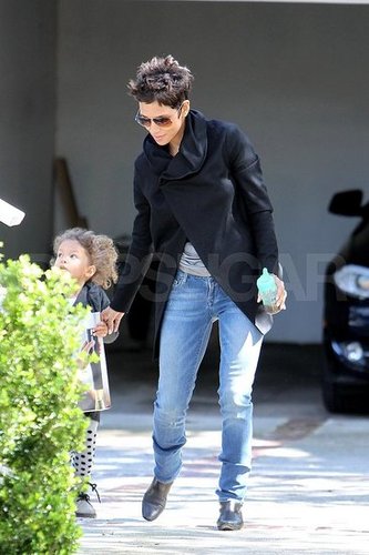Halle Berry and Nahla Follow Up Oscar Sunday With Sunny Monday Halle Berry and Nahla Follow Up Oscar Sunday With Sunny Monday