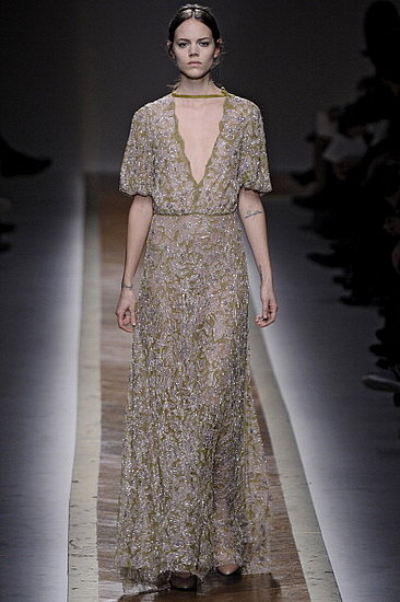 Fall 2011 Paris Fashion Week: Valentino 2011-03-08 14:50:46 Fall 2011 Paris Fashion Week: Valentino 2011-03-08 14:50:46