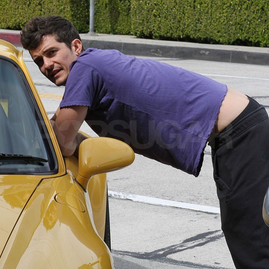 Orlando Bloom Shows Off His Backside Prior to Returning to His Doctorly Duties Orlando Bloom Shows Off His Backside Prior to Returning to His Doctorly Duties