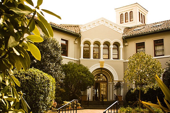 Juin Organique: An Elegant Resort in an Urban Setting
