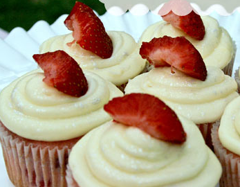 how to prevent fruit from sliding off frosting?
