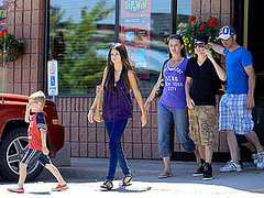 Selena Gomez Meets Justin Bieber's Family