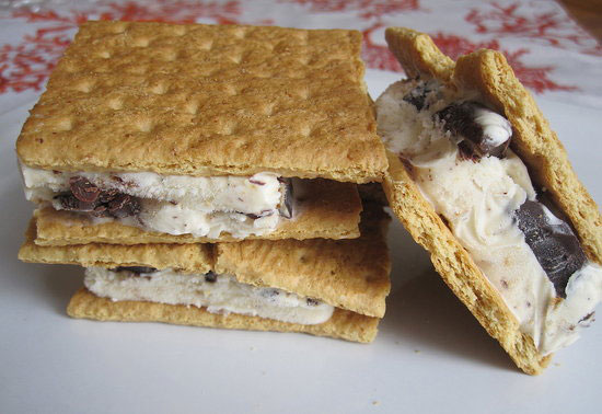 S'mores ice cream sandwiches S'mores ice cream sandwiches