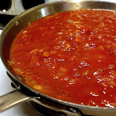 How to Cook Pasta in Tomato Sauce