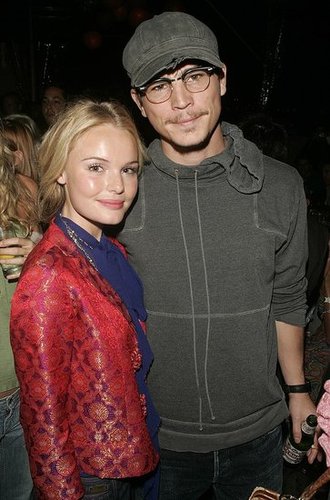 Kate Bosworth and Josh Hartnett posed together during the February 2004 festivities.
Kate Bosworth and Josh Hartnett posed together during the February 2004 festivities.