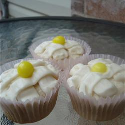 Mouth-Watering Lemon Cupcakes -Add your own flair!