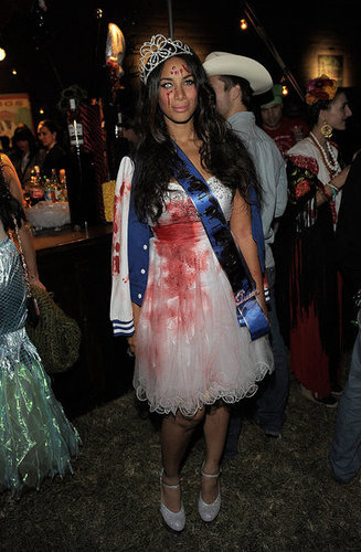 Leona Lewis channeled a prom-queen look gone horribly wrong in 2011.
Leona Lewis channeled a prom-queen look gone horribly wrong in 2011.