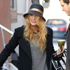 Blake Lively & Leighton Meester on Gossip Girl Set Pictures