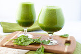 4 Nourishing Green Smoothies under 400 calories