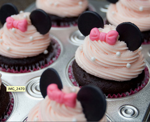 Minnie Mouse Birthday Cakes on Cheeky D In Heels  I M Planning A Second Birthday Party