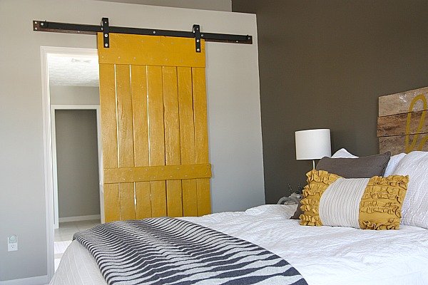 This sliding barn door in bright yellow, created by House*Tweaking is so brilliant! I might have to try it at my home, too.
Source: House*Tweaking
This sliding barn door in bright yellow, created by House*Tweaking is so brilliant! I might have to try it at my home, too.
Source: House*Tweaking