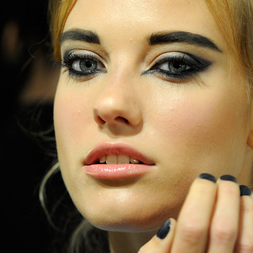 A New Eyeliner Shape A New Eyeliner Shape