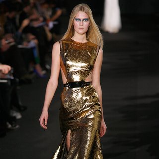 Video: Try the Glamourous Gold Trend From New York Fashion Week Runways