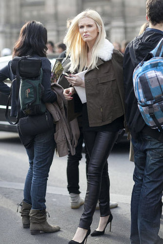 She nails effortless-cool — and we need that shearling jacket.
She nails effortless-cool — and we need that shearling jacket.