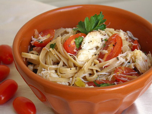 Linguine With Tomatoes, Lemon, Chili, and Crab Linguine With Tomatoes, Lemon, Chili, and Crab