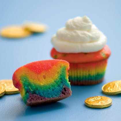 Mini Rainbow Cupcakes Mini Rainbow Cupcakes