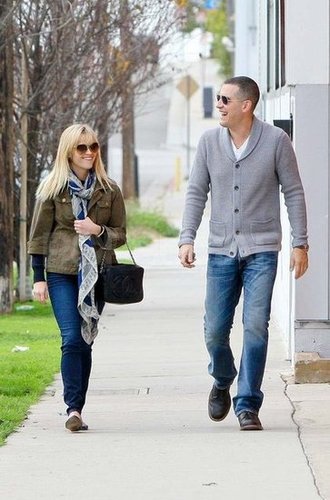 Reese Witherspoon and Jim Toth shared a laugh during a Jan. 2012 stroll in LA.
Reese Witherspoon and Jim Toth shared a laugh during a Jan. 2012 stroll in LA.