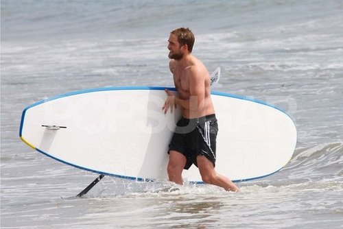 Shirtless Robert Pattinson Plays on the Beach — See Over 100 Pictures! Shirtless Robert Pattinson Plays on the Beach — See Over 100 Pictures!
