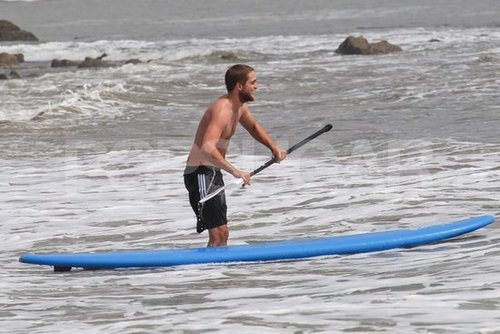 Robert Pattinson went paddleboarding shirtless.
Robert Pattinson went paddleboarding shirtless.