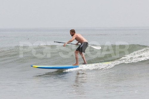Robert Pattinson went paddleboarding shirtless.
Robert Pattinson went paddleboarding shirtless.
