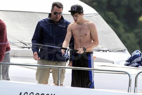One Direction Celebrates SNL Success With a Shirtless Swim One Direction Celebrates SNL Success With a Shirtless Swim