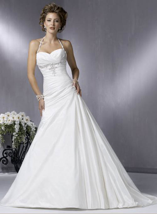 Simple mermaid wedding dresses may improve the bride's performance as well