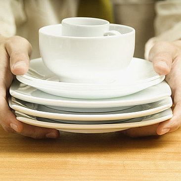 How to Select Dinnerware For Your Wedding Registry
