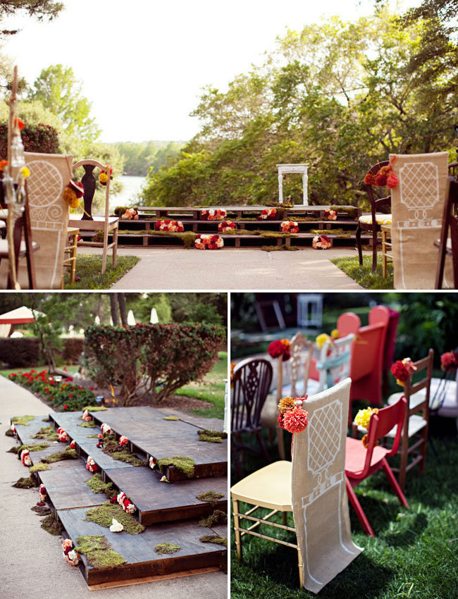 For an Anthropologie-esque setup, try stacking pallets on top of each other to create a mini wooden stage. Then slip in some flower arrangements to brighten the look.
Photo by EE Photography via Green Wedding Shoes
For an Anthropologie-esque setup, try stacking pallets on top of each other to create a mini wooden stage. Then slip in some flower arrangements to brighten the look.
Photo by EE Photography via Green Wedding Shoes
