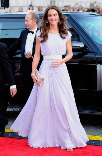Her lilac Alexander McQueen gown was feminine and elegant.
Her lilac Alexander McQueen gown was feminine and elegant.