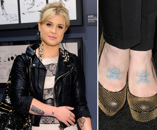 Kelly Osbourne has two skull and crossbones tattoos on both of her feet.
Kelly Osbourne has two skull and crossbones tattoos on both of her feet.