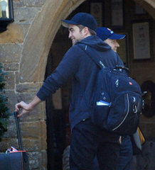 New Pics of Robert Pattinson today