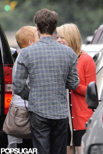 Emma Stone and Andrew Garfield bid farewell to her mom after a visit in NYC.
Emma Stone and Andrew Garfield bid farewell to her mom after a visit in NYC.