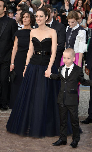 Marion Cotillard arrived at the De Rouille et D'Os premiere in an ultraelegant strapless gown.
Marion Cotillard arrived at the De Rouille et D'Os premiere in an ultraelegant strapless gown.